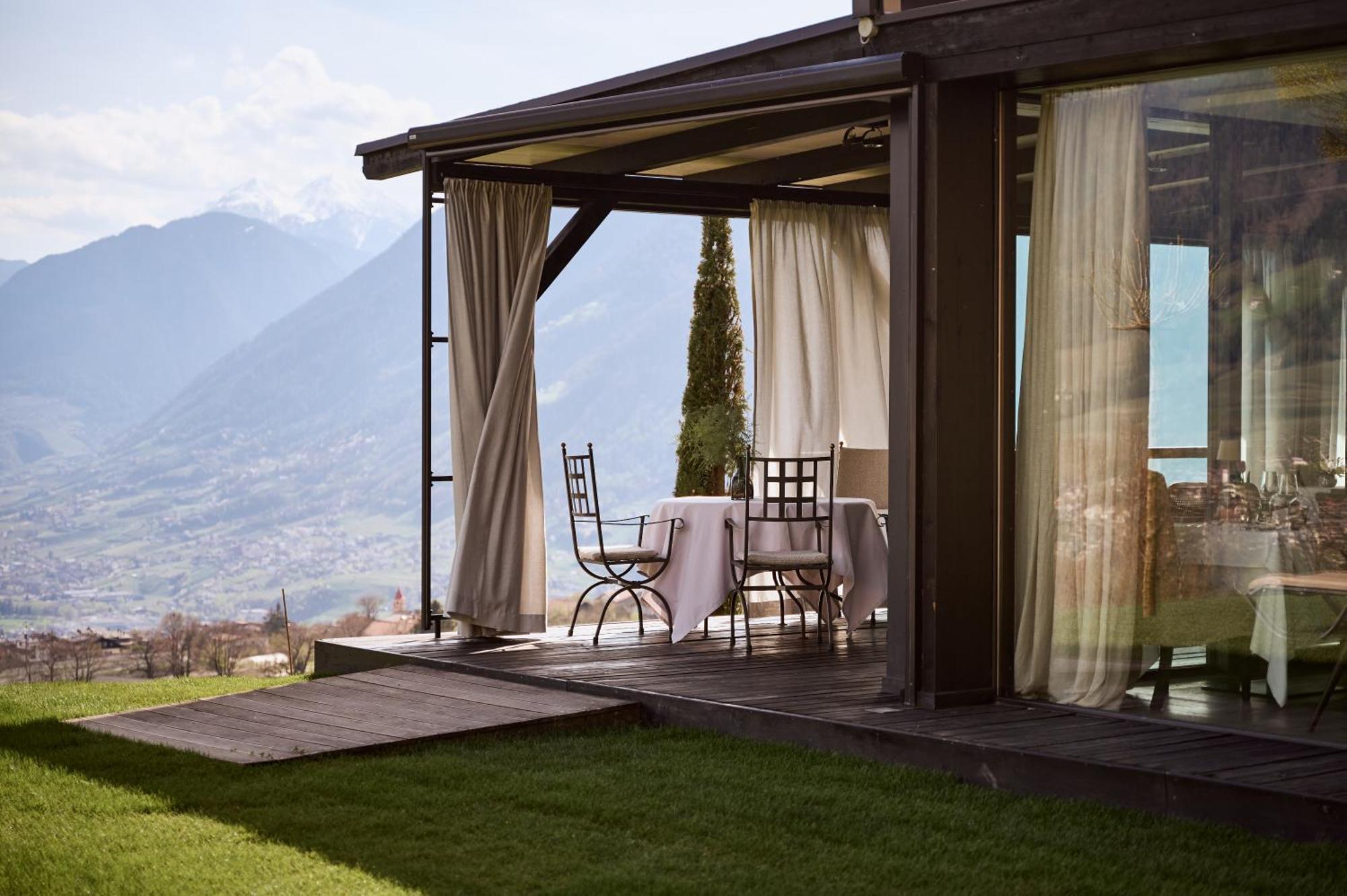 Hotel Kueglerhof Tirolo Exterior photo